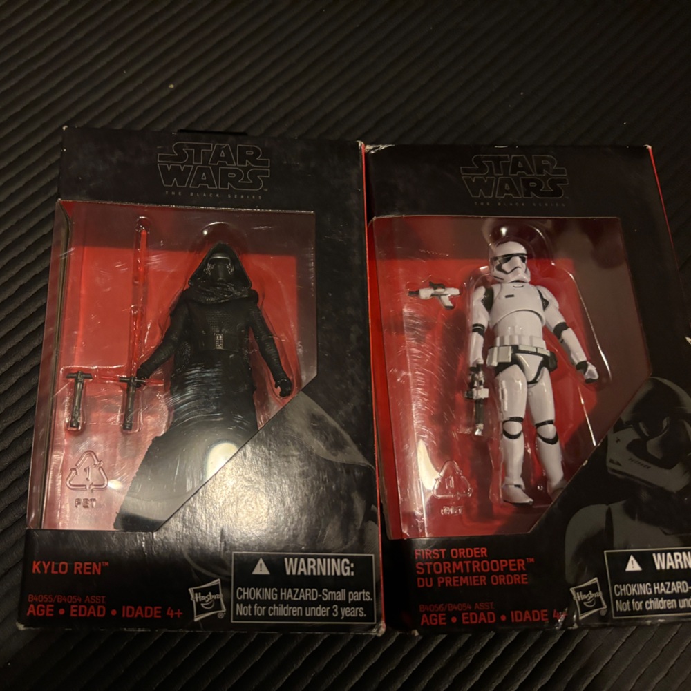 Star Wars 3.75 in Kylo Ren and First Order Storm Trooper.